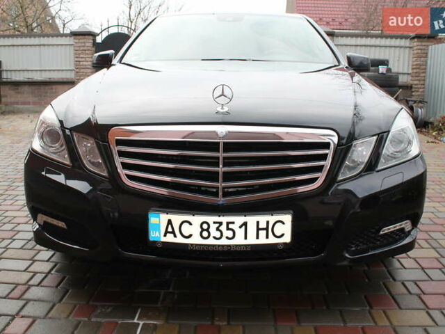 Чорний Мерседес Е-Клас, об'ємом двигуна 3 л та пробігом 255 тис. км за 13900 $, фото 1 на Automoto.ua