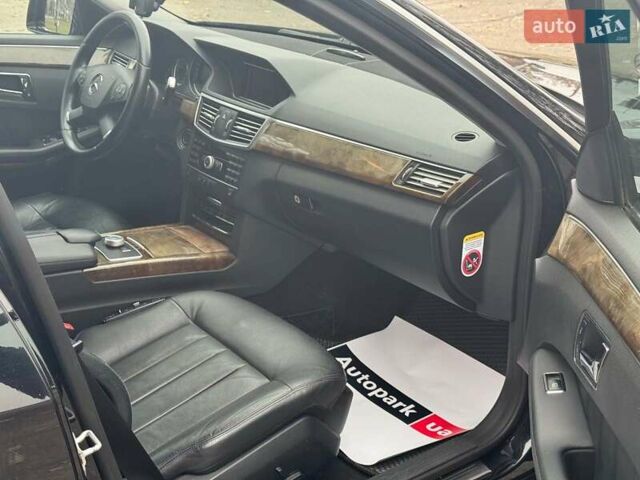 Чорний Мерседес Е-Клас, об'ємом двигуна 3 л та пробігом 241 тис. км за 10190 $, фото 14 на Automoto.ua
