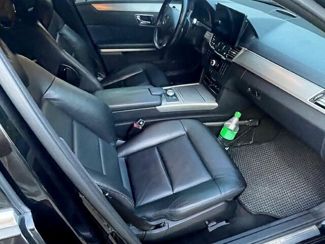 Мерседес Е-Класс 2010 в Житомире на Automoto.ua Черный Мерседес Е-Класс, объемом двигателя 3 л и пробегом 452 тыс. км за 15200 $, фото 3 на Automoto.ua