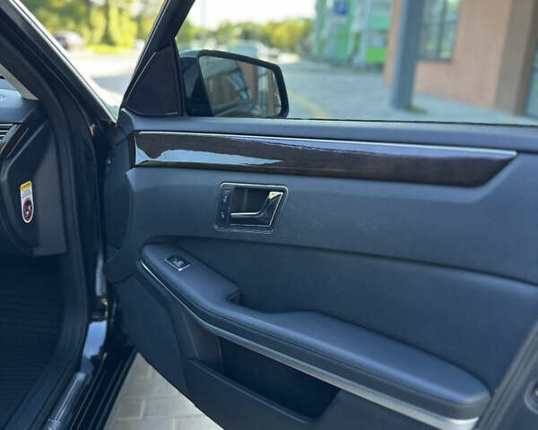 Черный Мерседес Е-Класс, объемом двигателя 2.2 л и пробегом 360 тыс. км за 12700 $, фото 18 на Automoto.ua