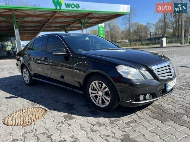Черный Мерседес Е-Класс, объемом двигателя 2.2 л и пробегом 357 тыс. км за 10500 $, фото 1 на Automoto.ua