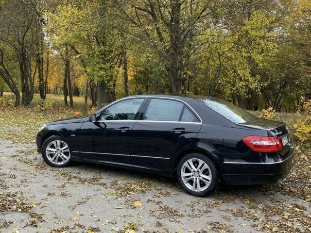 Мерседес Е-Клас 2010 у Луцьку на Automoto.ua Чорний Мерседес Е-Клас, об'ємом двигуна 3 л та пробігом 235 тис. км за 16500 $, фото 3 на Automoto.ua