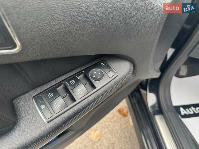 Чорний Мерседес Е-Клас, об'ємом двигуна 3 л та пробігом 241 тис. км за 10190 $, фото 19 на Automoto.ua