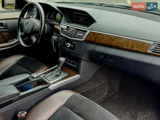 Чорний Мерседес Е-Клас, об'ємом двигуна 2.14 л та пробігом 342 тис. км за 10600 $, фото 13 на Automoto.ua