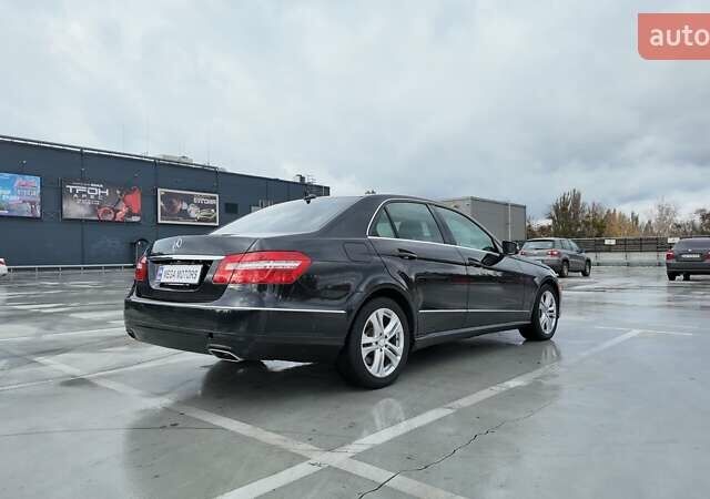 Черный Мерседес Е-Класс, объемом двигателя 5.5 л и пробегом 146 тыс. км за 14990 $, фото 4 на Automoto.ua