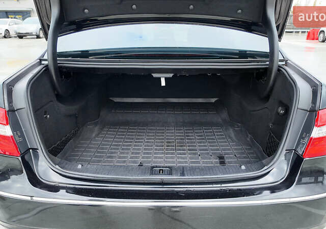 Черный Мерседес Е-Класс, объемом двигателя 5.5 л и пробегом 146 тыс. км за 14990 $, фото 8 на Automoto.ua