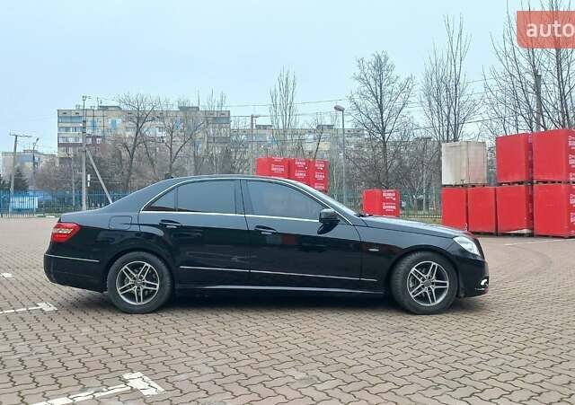 Черный Мерседес Е-Класс, объемом двигателя 2.14 л и пробегом 340 тыс. км за 12600 $, фото 10 на Automoto.ua
