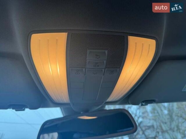 Чорний Мерседес Е-Клас, об'ємом двигуна 3 л та пробігом 241 тис. км за 10190 $, фото 28 на Automoto.ua