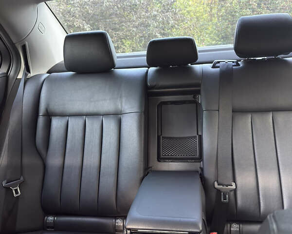 Чорний Мерседес Е-Клас, об'ємом двигуна 2.2 л та пробігом 235 тис. км за 16000 $, фото 13 на Automoto.ua