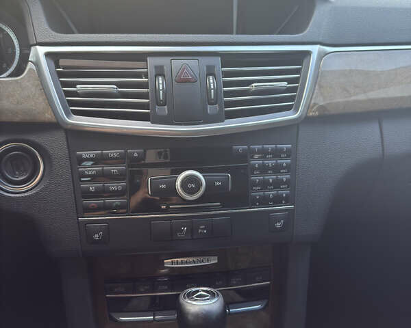 Чорний Мерседес Е-Клас, об'ємом двигуна 2.2 л та пробігом 235 тис. км за 16000 $, фото 12 на Automoto.ua