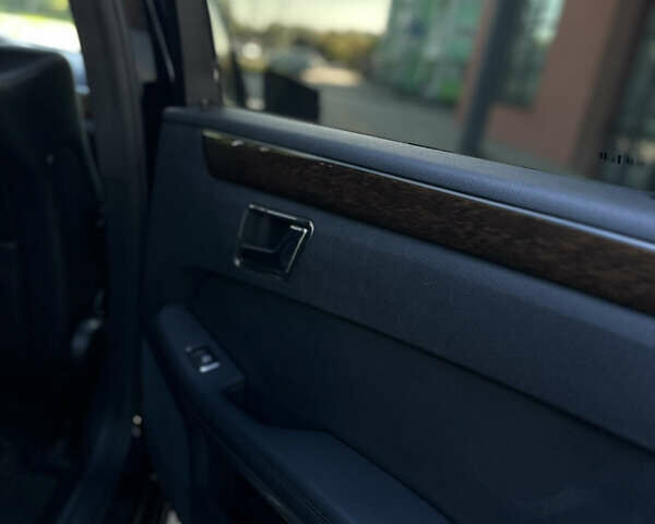 Черный Мерседес Е-Класс, объемом двигателя 2.2 л и пробегом 360 тыс. км за 12700 $, фото 17 на Automoto.ua