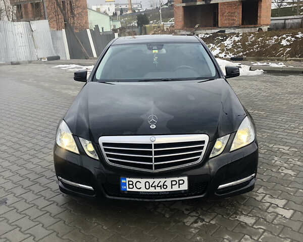Черный Мерседес Е-Класс, объемом двигателя 2.15 л и пробегом 150 тыс. км за 17000 $, фото 1 на Automoto.ua