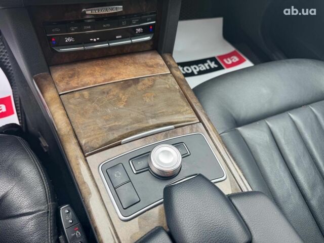 Чорний Мерседес Е-Клас, об'ємом двигуна 3 л та пробігом 241 тис. км за 10190 $, фото 27 на Automoto.ua
