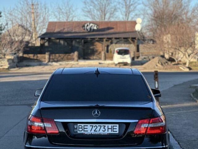 Черный Мерседес Е-Класс, объемом двигателя 2.1 л и пробегом 305 тыс. км за 12999 $, фото 3 на Automoto.ua
