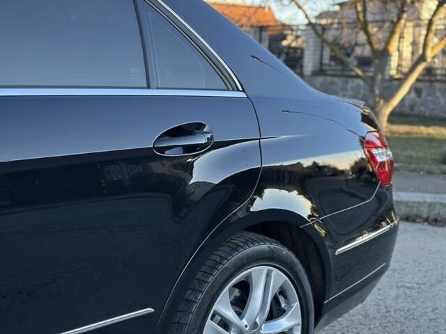 Черный Мерседес Е-Класс, объемом двигателя 2.1 л и пробегом 305 тыс. км за 12999 $, фото 7 на Automoto.ua