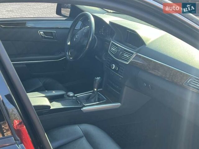 Черный Мерседес Е-Класс, объемом двигателя 2.2 л и пробегом 357 тыс. км за 10500 $, фото 13 на Automoto.ua
