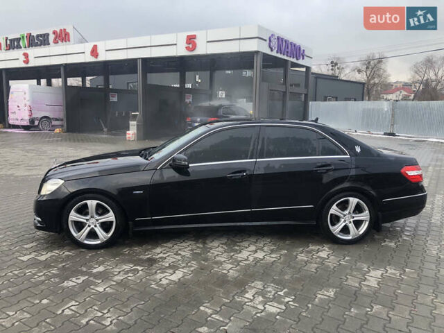 Черный Мерседес Е-Класс, объемом двигателя 2.15 л и пробегом 150 тыс. км за 17000 $, фото 2 на Automoto.ua
