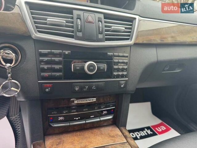 Чорний Мерседес Е-Клас, об'ємом двигуна 3 л та пробігом 241 тис. км за 10190 $, фото 26 на Automoto.ua