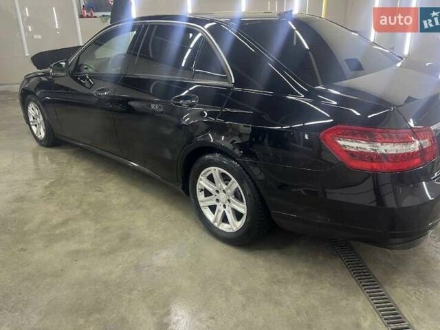 Мерседес Е-Клас 2010 у Одесі на Automoto.ua Чорний Мерседес Е-Клас, об'ємом двигуна 2.2 л та пробігом 400 тис. км за 11000 $, фото 3 на Automoto.ua