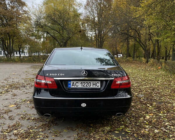 Мерседес Е-Клас 2010 у Луцьку на Automoto.ua Чорний Мерседес Е-Клас, об'ємом двигуна 2.99 л та пробігом 233 тис. км за 16500 $, фото 5 на Automoto.ua