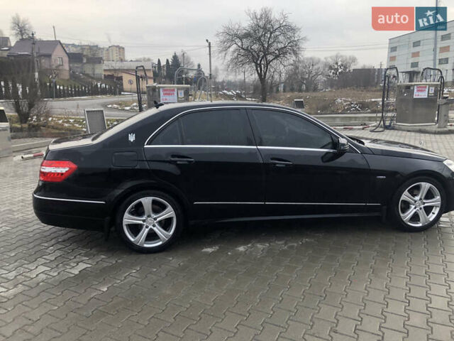 Черный Мерседес Е-Класс, объемом двигателя 2.15 л и пробегом 150 тыс. км за 17000 $, фото 6 на Automoto.ua