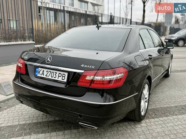 Черный Мерседес Е-Класс, объемом двигателя 5.5 л и пробегом 146 тыс. км за 16800 $, фото 6 на Automoto.ua