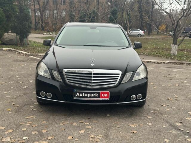 Чорний Мерседес Е-Клас, об'ємом двигуна 3 л та пробігом 241 тис. км за 10190 $, фото 7 на Automoto.ua