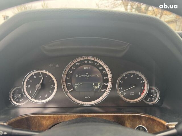 Чорний Мерседес Е-Клас, об'ємом двигуна 3 л та пробігом 241 тис. км за 10190 $, фото 24 на Automoto.ua