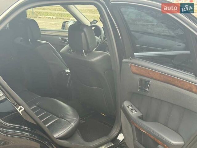 Чорний Мерседес Е-Клас, об'ємом двигуна 3 л та пробігом 241 тис. км за 10190 $, фото 13 на Automoto.ua