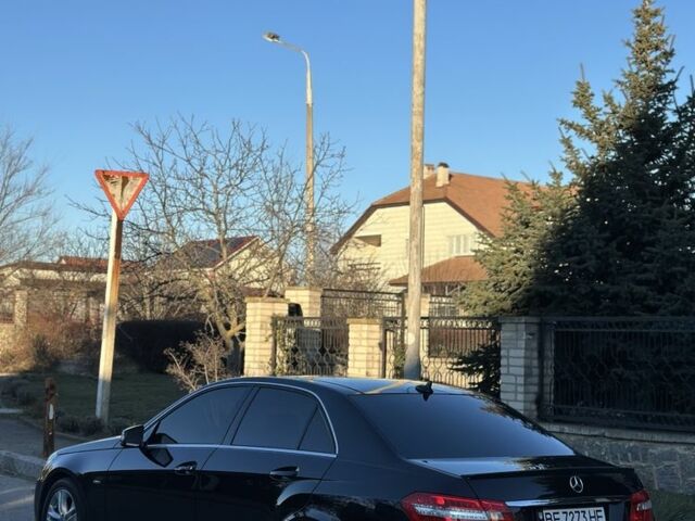 Черный Мерседес Е-Класс, объемом двигателя 2.1 л и пробегом 305 тыс. км за 12999 $, фото 5 на Automoto.ua