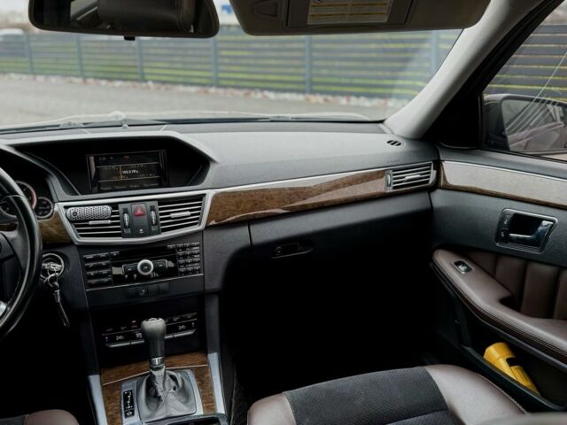 Черный Мерседес Е-Класс, объемом двигателя 2.1 л и пробегом 342 тыс. км за 10600 $, фото 6 на Automoto.ua