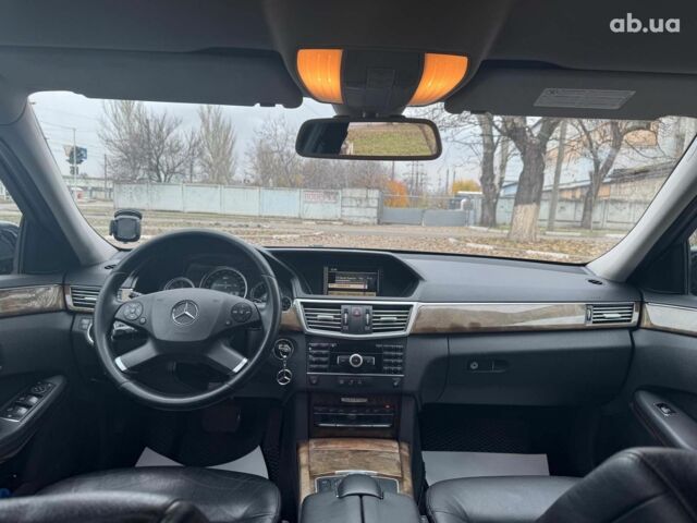 Чорний Мерседес Е-Клас, об'ємом двигуна 3 л та пробігом 241 тис. км за 10190 $, фото 17 на Automoto.ua