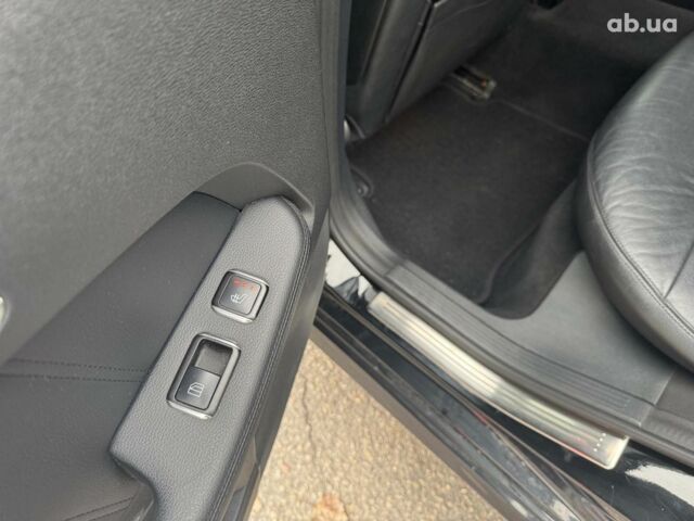 Чорний Мерседес Е-Клас, об'ємом двигуна 3 л та пробігом 241 тис. км за 10190 $, фото 18 на Automoto.ua