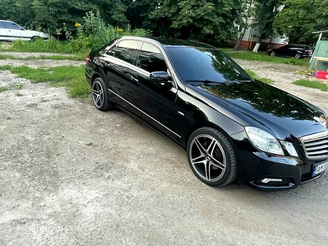 Мерседес Е-Класс 2010 в Житомире на Automoto.ua Черный Мерседес Е-Класс, объемом двигателя 3 л и пробегом 452 тыс. км за 15200 $, фото 1 на Automoto.ua