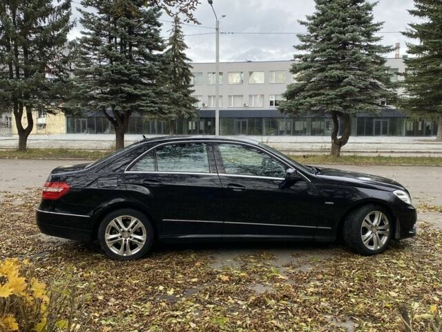 Мерседес Е-Клас 2010 у Луцьку на Automoto.ua Чорний Мерседес Е-Клас, об'ємом двигуна 3 л та пробігом 235 тис. км за 16500 $, фото 1 на Automoto.ua