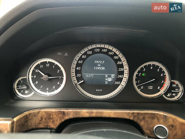 Черный Мерседес Е-Класс, объемом двигателя 3.5 л и пробегом 120 тыс. км за 17800 $, фото 7 на Automoto.ua