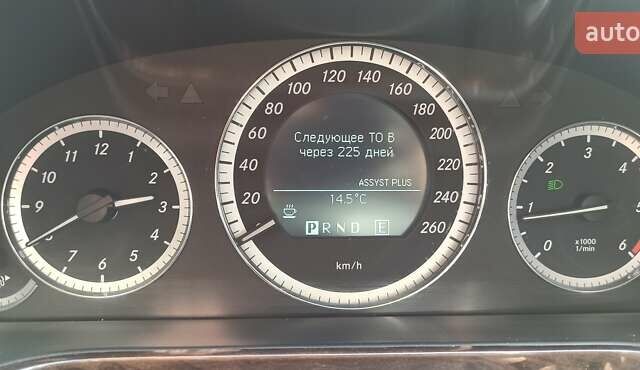 Черный Мерседес Е-Класс, объемом двигателя 2.1 л и пробегом 390 тыс. км за 11200 $, фото 30 на Automoto.ua