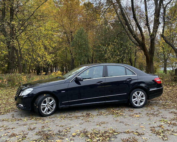 Мерседес Е-Клас 2010 у Луцьку на Automoto.ua Чорний Мерседес Е-Клас, об'ємом двигуна 2.99 л та пробігом 233 тис. км за 16500 $, фото 2 на Automoto.ua
