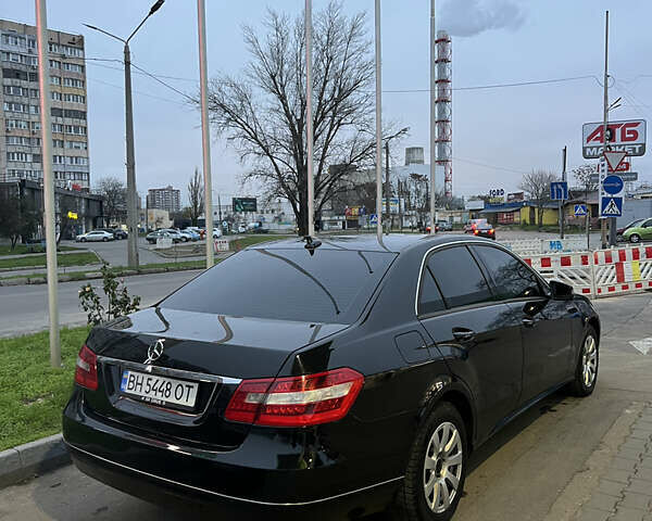 Черный Мерседес Е-Класс, объемом двигателя 2.2 л и пробегом 268 тыс. км за 10800 $, фото 4 на Automoto.ua