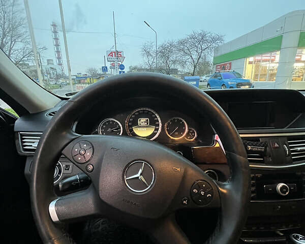 Черный Мерседес Е-Класс, объемом двигателя 2.2 л и пробегом 268 тыс. км за 10800 $, фото 14 на Automoto.ua