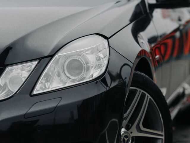 Черный Мерседес Е-Класс, объемом двигателя 3 л и пробегом 270 тыс. км за 14300 $, фото 12 на Automoto.ua