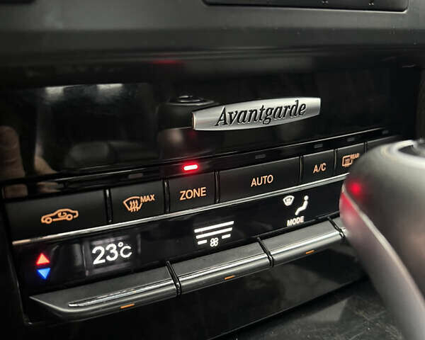 Черный Мерседес Е-Класс, объемом двигателя 1.8 л и пробегом 271 тыс. км за 8999 $, фото 19 на Automoto.ua