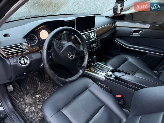 Черный Мерседес Е-Класс, объемом двигателя 1.8 л и пробегом 250 тыс. км за 4900 $, фото 5 на Automoto.ua