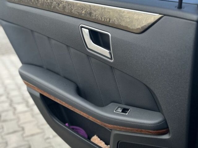 Чорний Мерседес Е-Клас, об'ємом двигуна 3.5 л та пробігом 160 тис. км за 13500 $, фото 12 на Automoto.ua