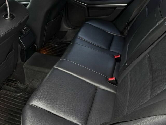 Черный Мерседес Е-Класс, объемом двигателя 2 л и пробегом 203 тыс. км за 12000 $, фото 15 на Automoto.ua