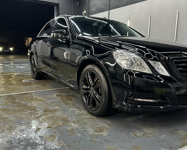 Черный Мерседес Е-Класс, объемом двигателя 1.8 л и пробегом 360 тыс. км за 12000 $, фото 5 на Automoto.ua