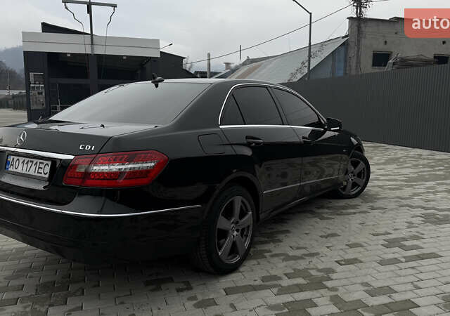 Чорний Мерседес Е-Клас, об'ємом двигуна 2.2 л та пробігом 399 тис. км за 12500 $, фото 6 на Automoto.ua