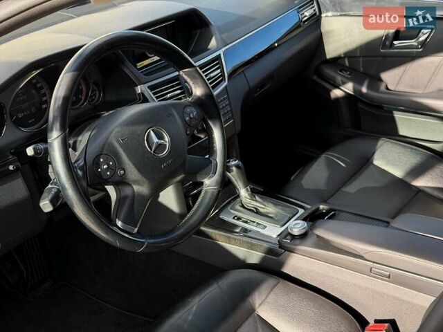 Черный Мерседес Е-Класс, объемом двигателя 2.14 л и пробегом 254 тыс. км за 14800 $, фото 12 на Automoto.ua