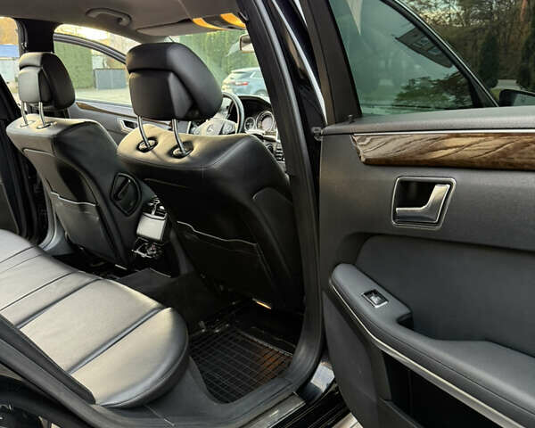 Черный Мерседес Е-Класс, объемом двигателя 2.14 л и пробегом 336 тыс. км за 11200 $, фото 19 на Automoto.ua