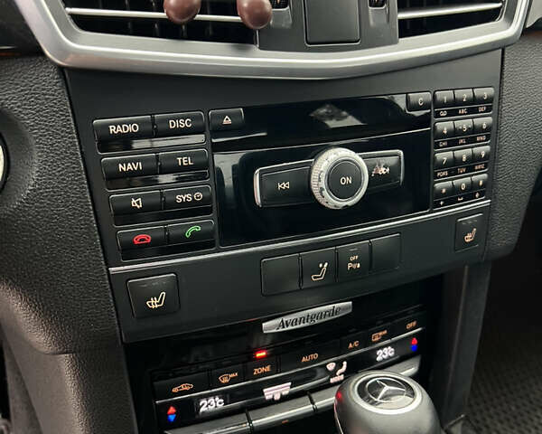 Черный Мерседес Е-Класс, объемом двигателя 1.8 л и пробегом 271 тыс. км за 8999 $, фото 20 на Automoto.ua